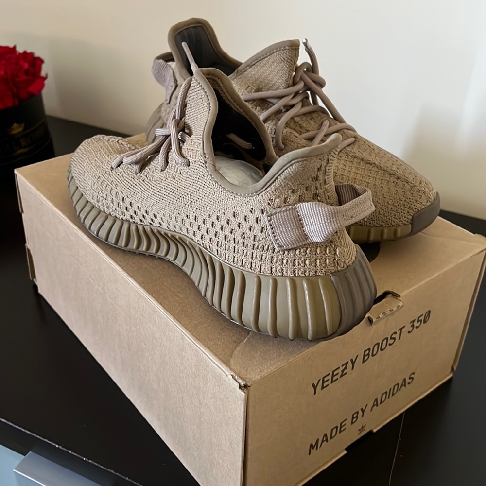 In good condition Yeezy 350 Earth